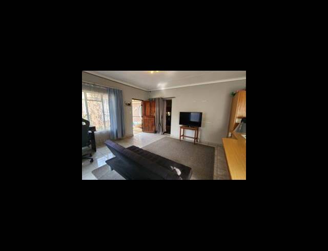 3 BEDROOM HOUSE FOR SALE IN THERESAPARK